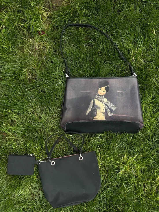 Lot 2 Vintage Collectible Embellished Barbie Purses - Picture 6 of 12